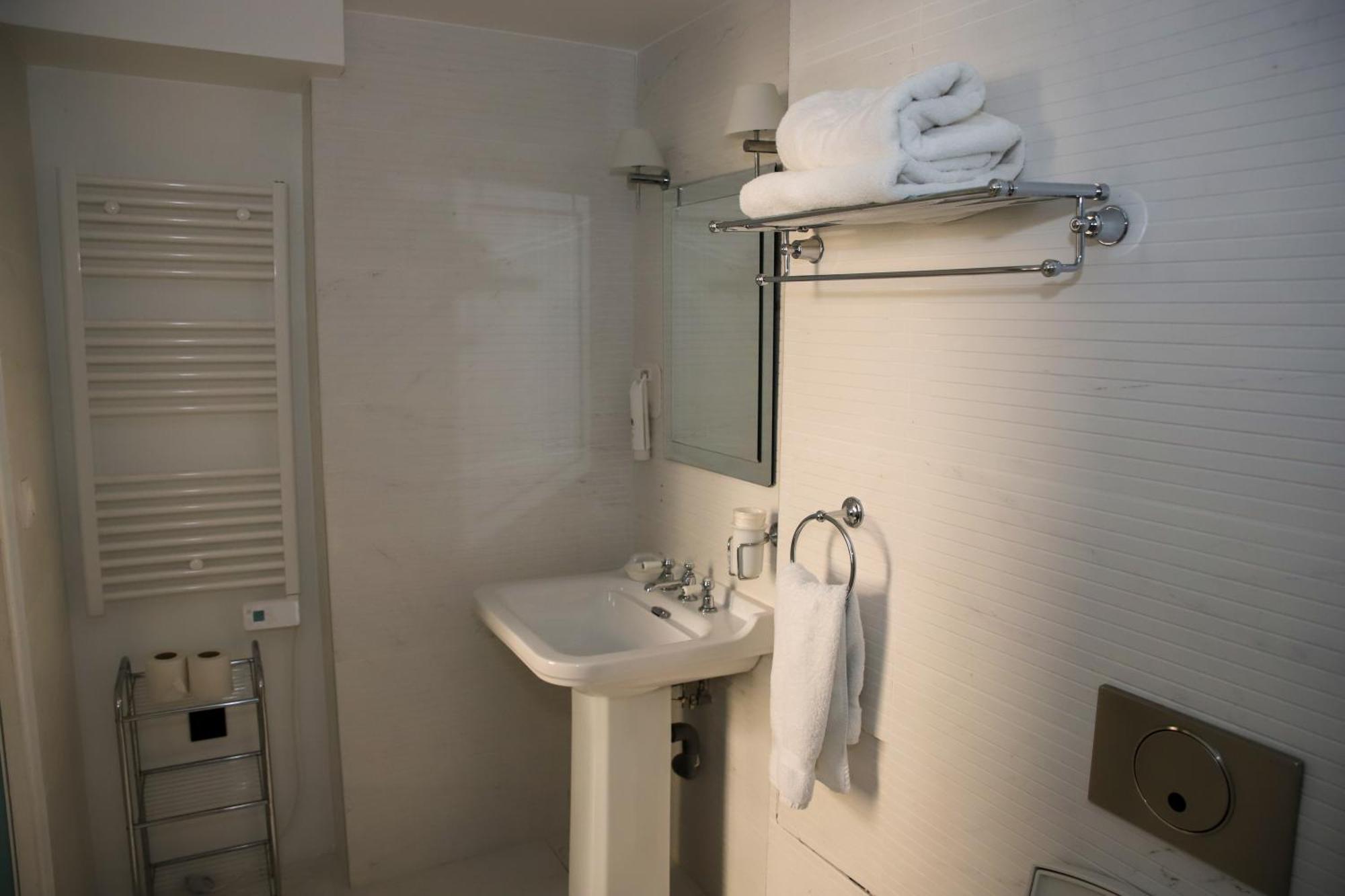 Brit Hotel Aux Sacres Reims, Centre Historique מראה חיצוני תמונה