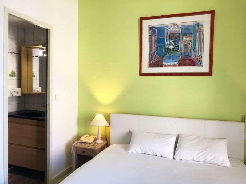 Brit Hotel Aux Sacres Reims, Centre Historique חדר תמונה