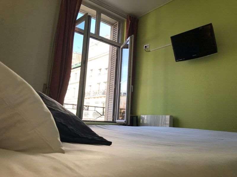 Brit Hotel Aux Sacres Reims, Centre Historique חדר תמונה