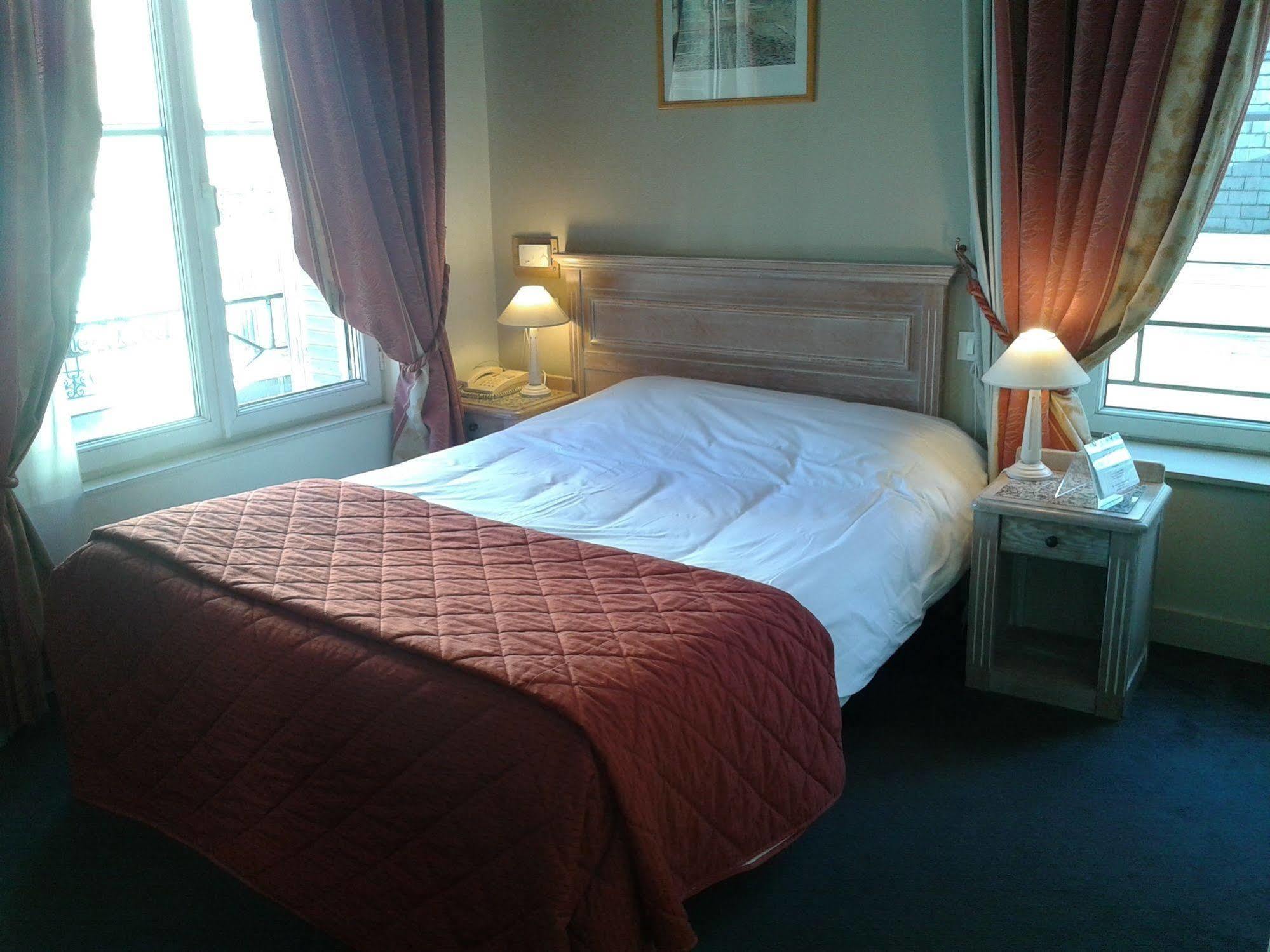 Brit Hotel Aux Sacres Reims, Centre Historique מראה חיצוני תמונה